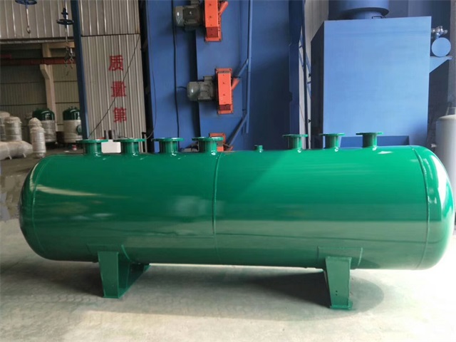 乌兰乌兰乌兰蒸汽分气缸